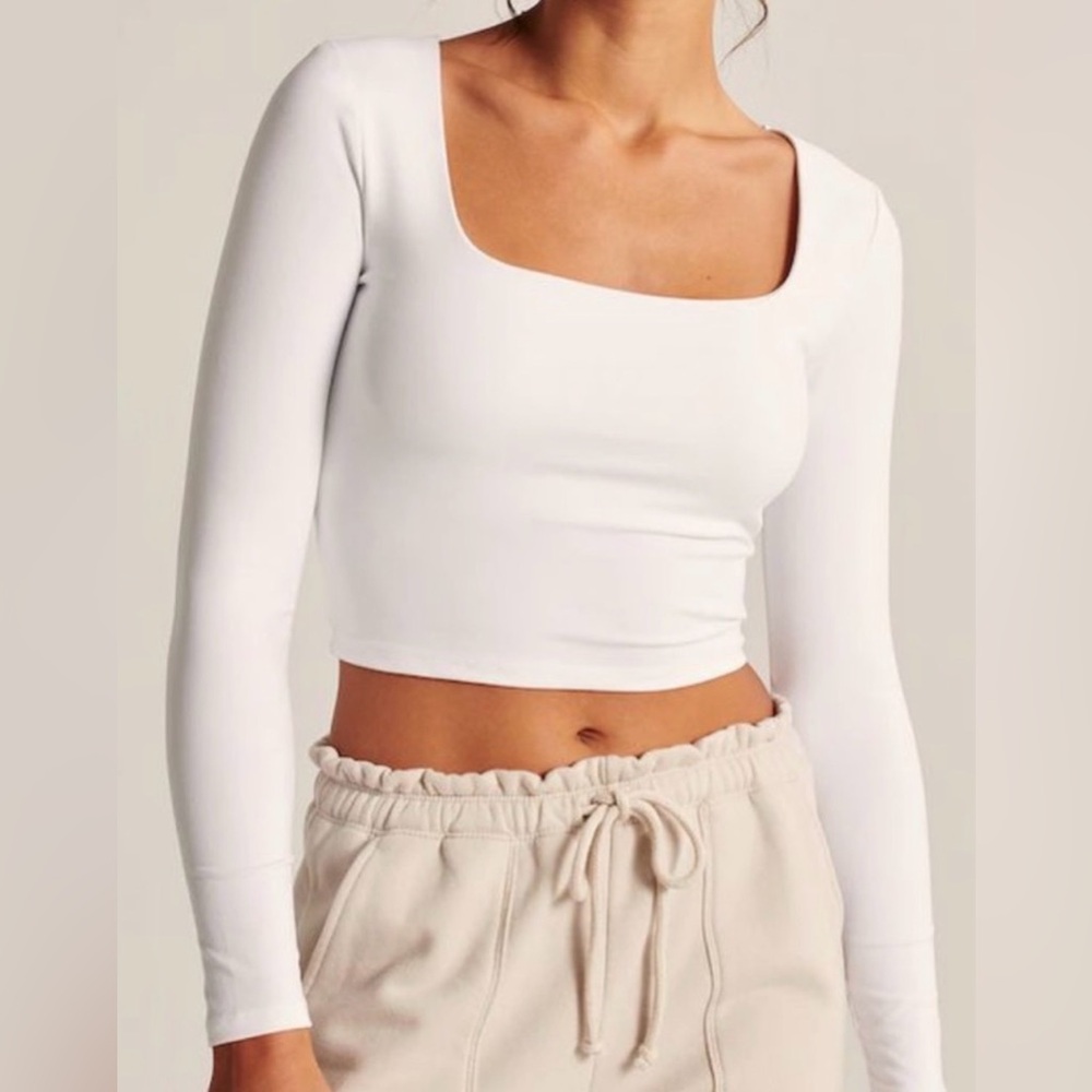 Abercrombie Soft Matte Seamless Long-Sleeve Squareneck Top *small stain